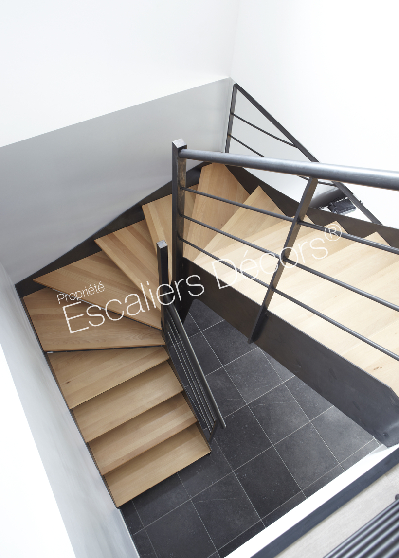 Photo DT103 - ESCA'DROIT® 2 Quartiers Tournants. Escalier métal et bois d'intérieur au design contemporain. Vue 7
